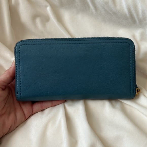 PRADA💙Colbalt Blue Bow Zippy Wallet w/ Authentication card Interior perfect - Picture 3 of 12